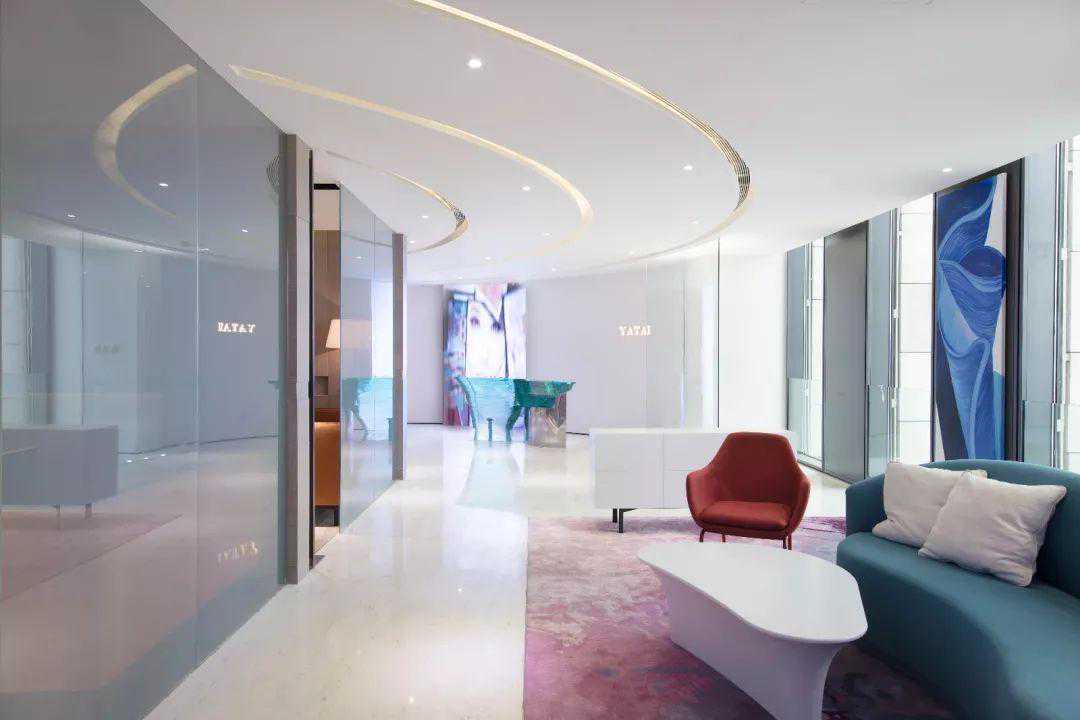 上海亚太美容整形医院，那就大胆的撞色吧！