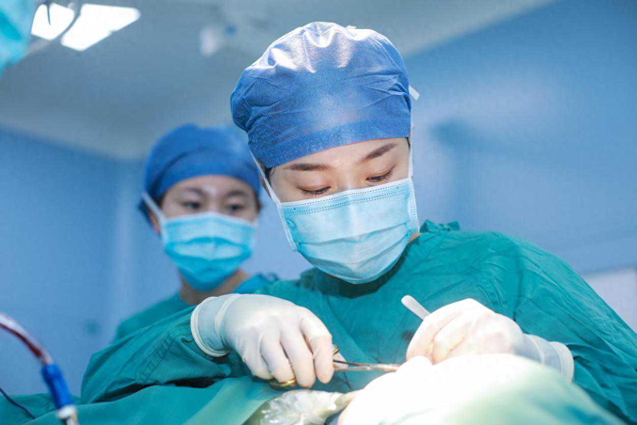 六次鼻整形手术失败  辗转多年完美修复