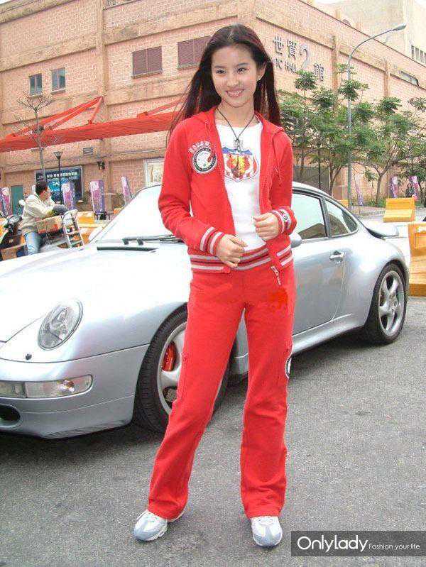 陈妍希的梨涡刘亦菲的发际线美成了整形范本