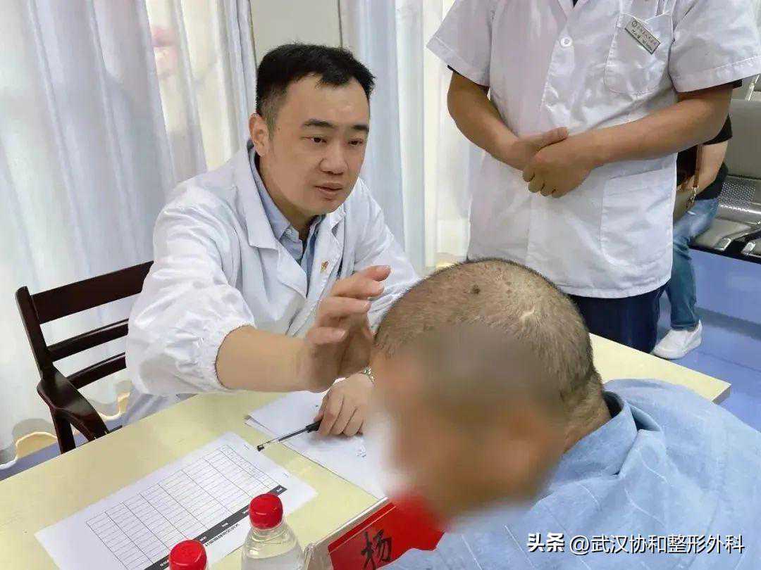 武汉协和医院整形外科专家基层义诊咸宁公益行