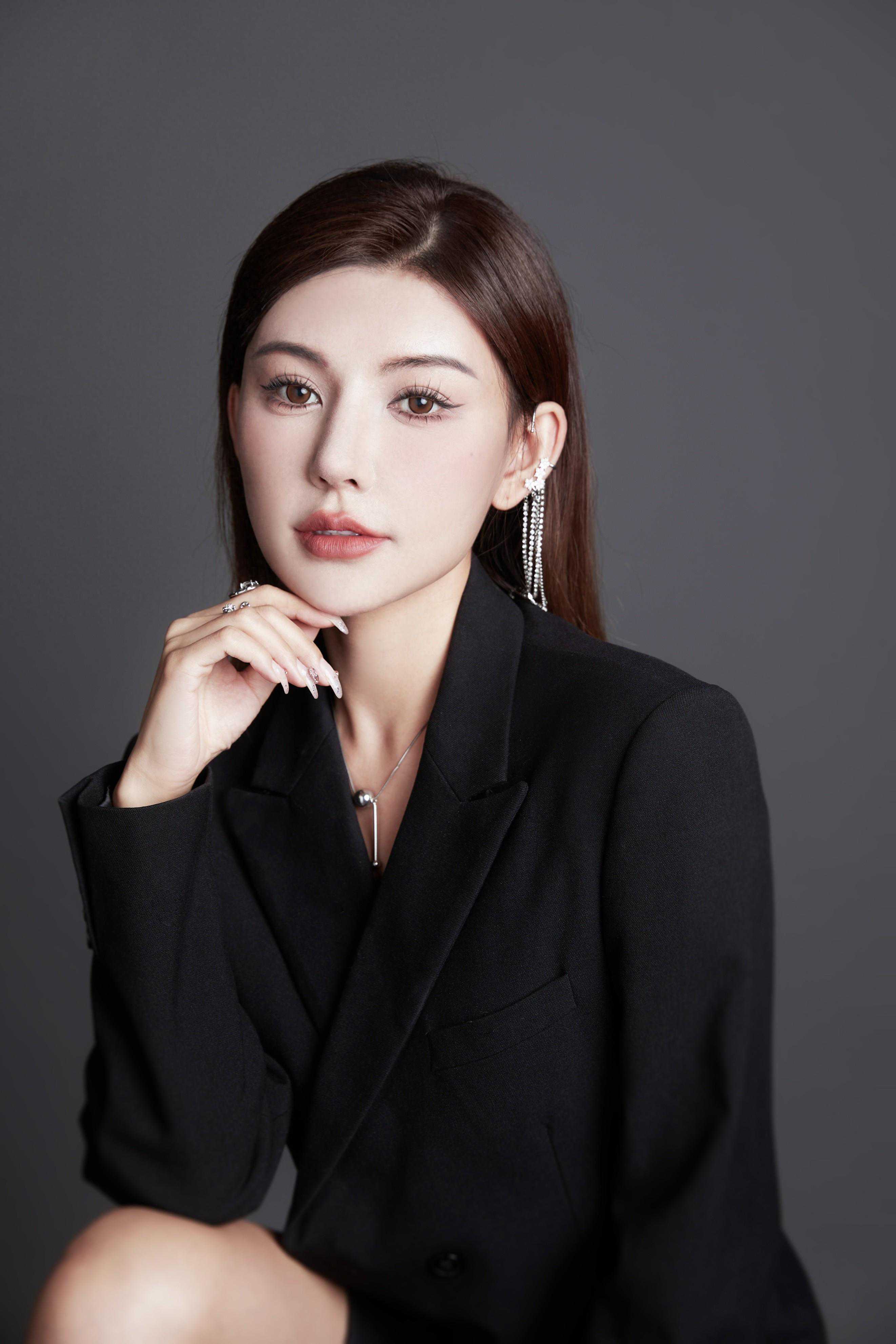 张姣姣（本名张凤姣）；颂伊整形外科医院执行董事及主席