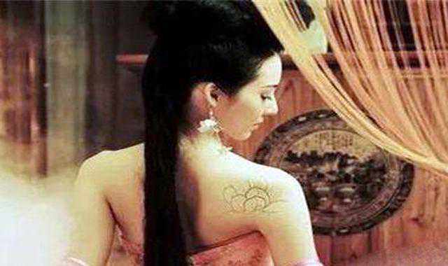 "微整形"历史悠久，人工酒窝、唇部上扬，还有一种现在不敢做！