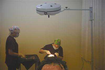 暑期学生整形潮：“照着网红整”，女大学生借9家平台以贷养贷！