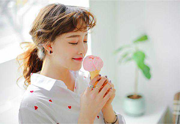 还在整形「上扬的嘴角」？这几招化妆技巧让你无时无刻都像在微笑