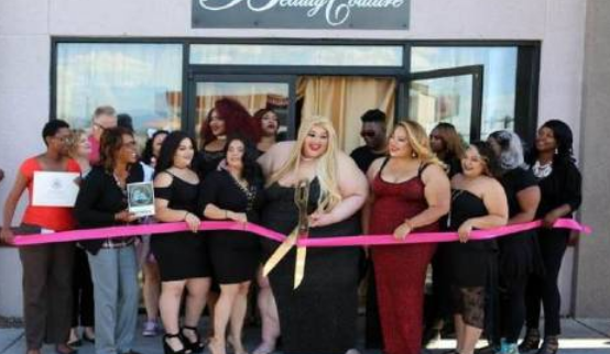 400多斤女子开特殊美容院，专门为胖姑娘服务