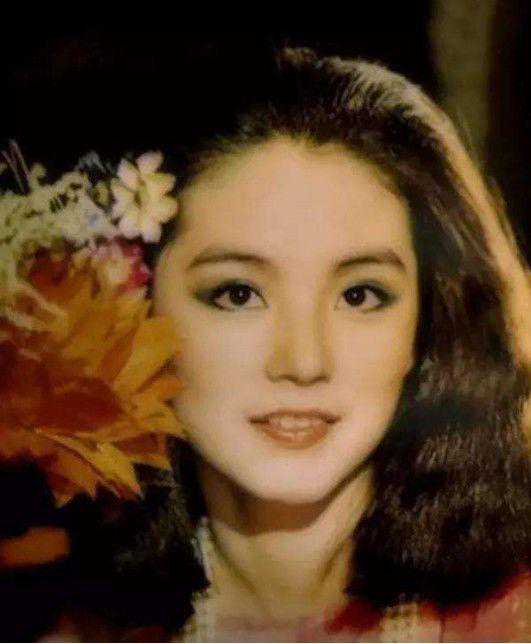 雅诗兰黛专研紧塑精华素（小银瓶）｜测评