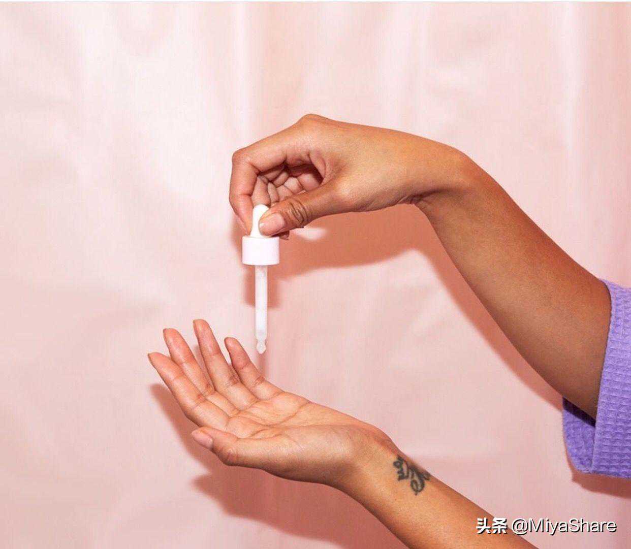 雪花秀润燥VS后秘贴精华怎么选？这一款更适合熟龄肌，抗老又美白