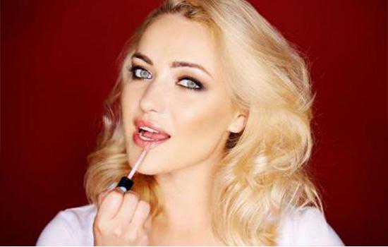 「美妆控必备」什么是口红雨衣？真的可以防止口红脱妆？