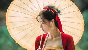 小说：神医为她削骨去肉，仿佛换了一张脸的她重回朝堂，再起风云