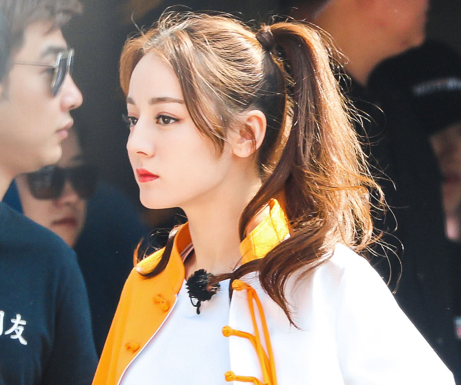 脸大怎么扎头发瘦脸？扎头发注意这一点，脸小一圈