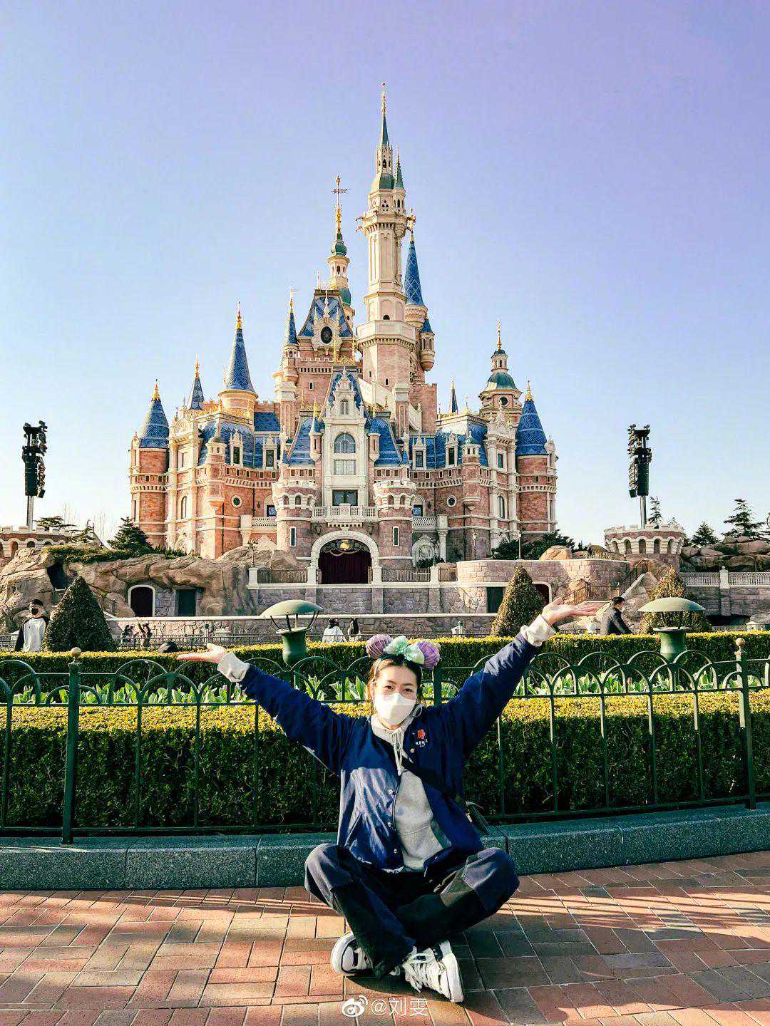 脸大额头宽的女生，如何逆袭变美？