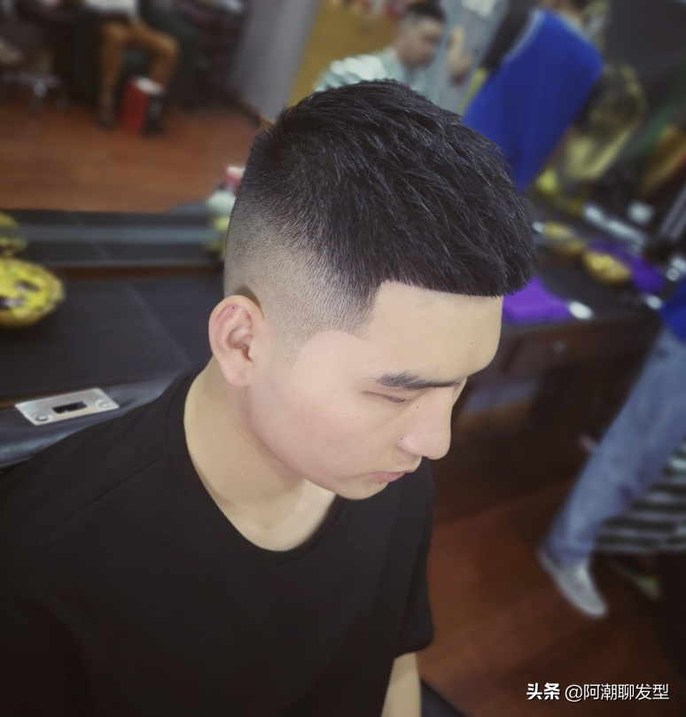 男生剪露额短发“显成熟”？试试这几款，剪完真的太帅了