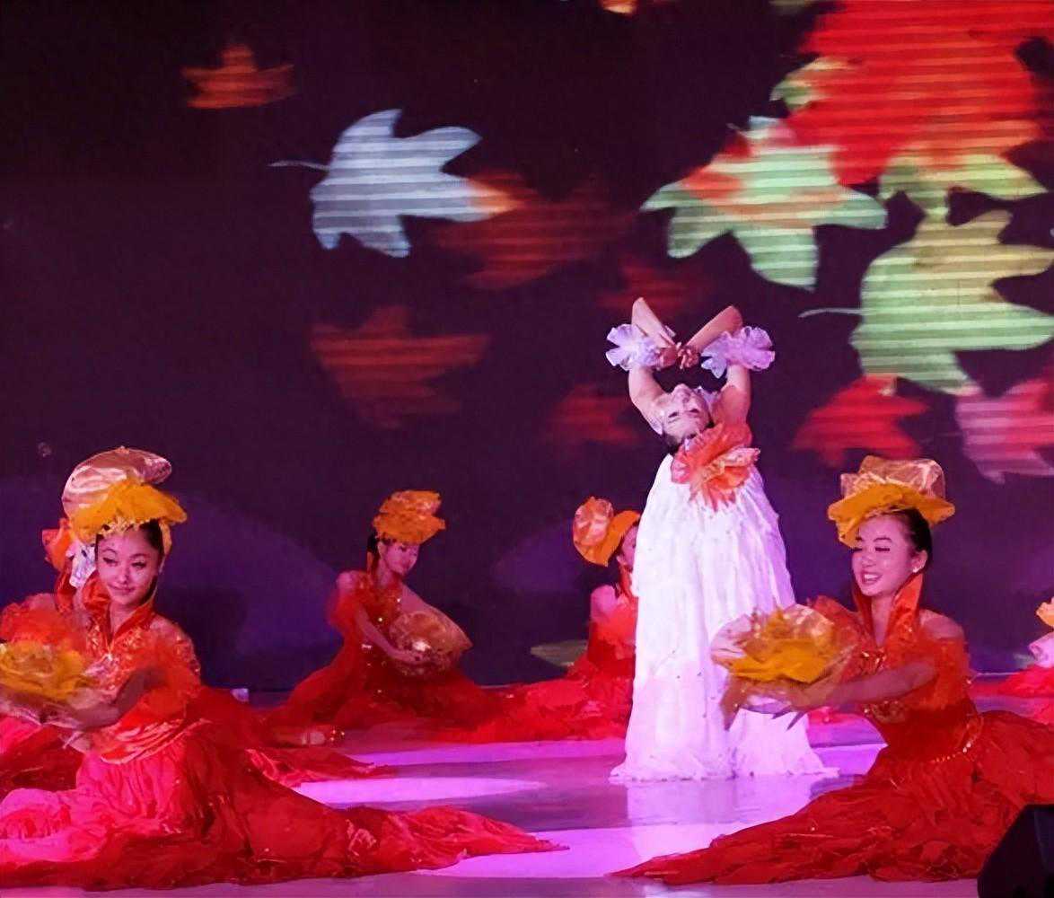 只为给高端客户提供服务，深扒恒大歌舞团，个个丰胸翘臀胜金晨