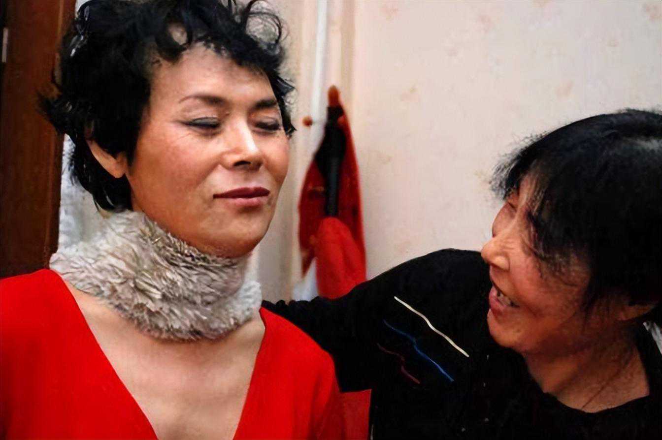 2006年辽宁50岁老汉做变性手术，妻子与他姐妹相称，女儿叫他姑姑