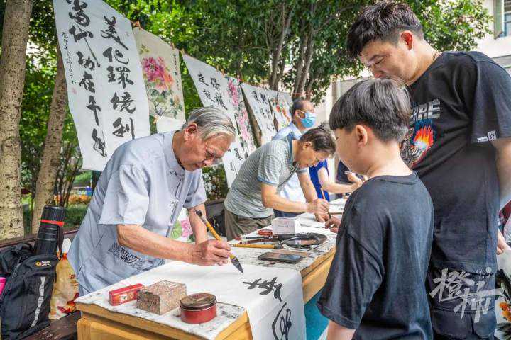 王马社区藏着一个白衣寺，首次对外开放，正在办花展！