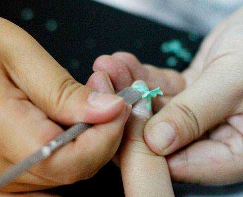 甲油胶怎样卸？6个步骤教你解决