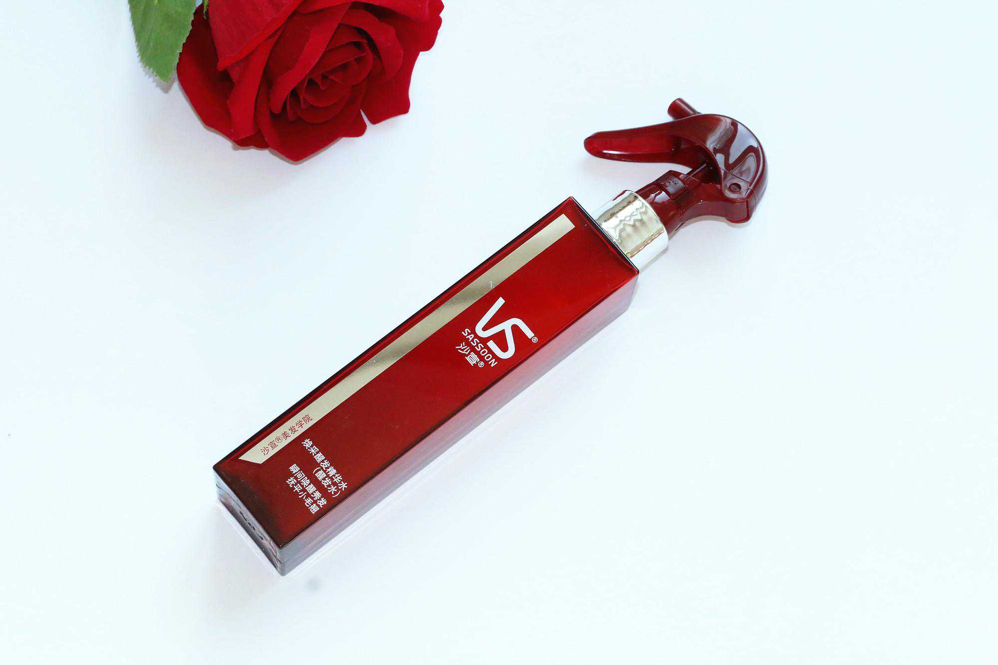 一喷即现水润柔顺，VS沙宣焕采醒发精华水拯救“狮子头”