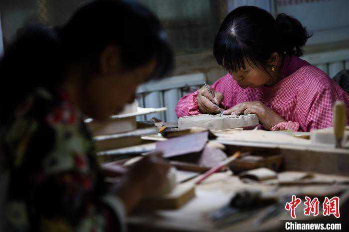 张迎利：四大名砚之澄泥砚的“美容师”