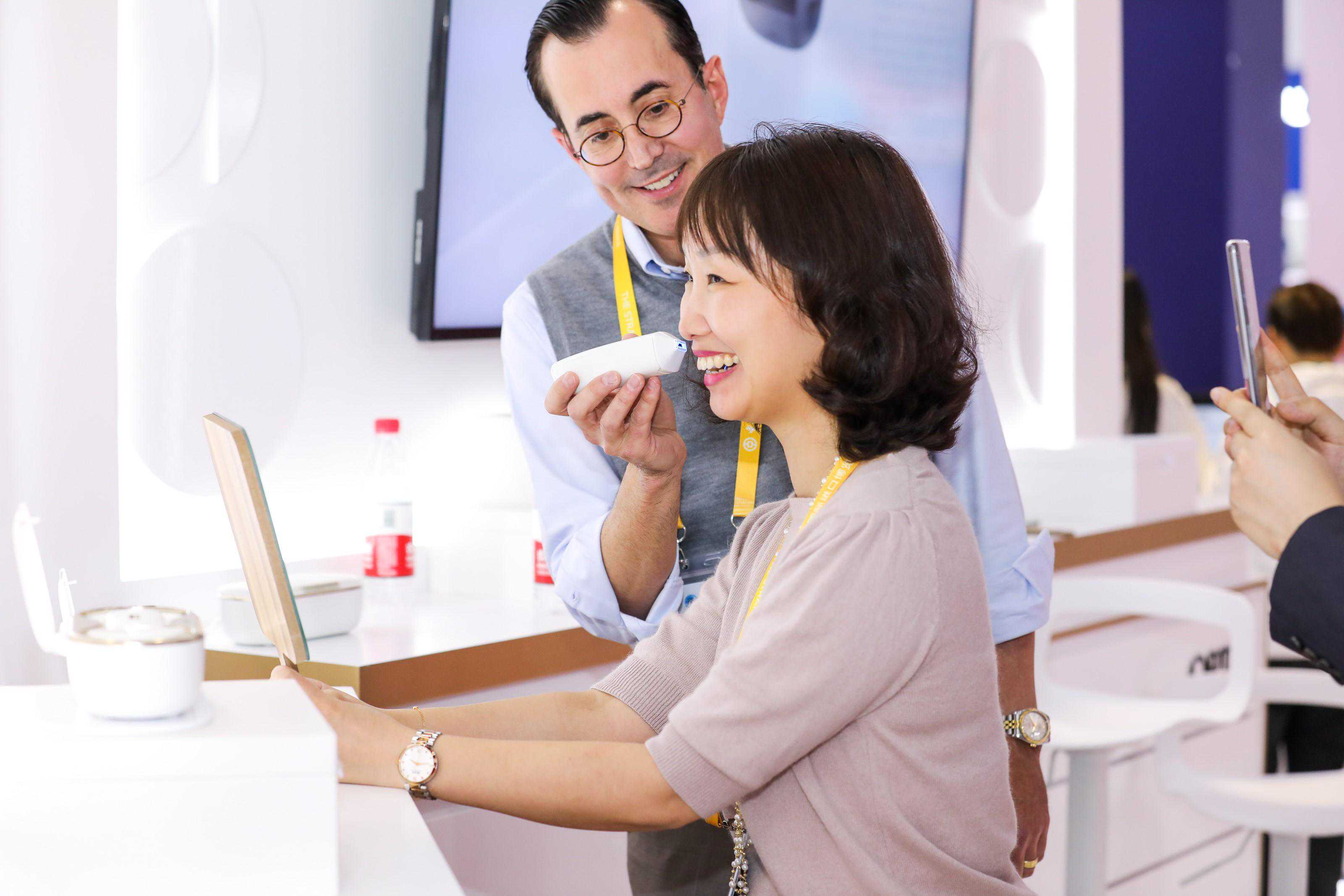 “人脸打印机”来了！AI美容仪在天猫国际首发