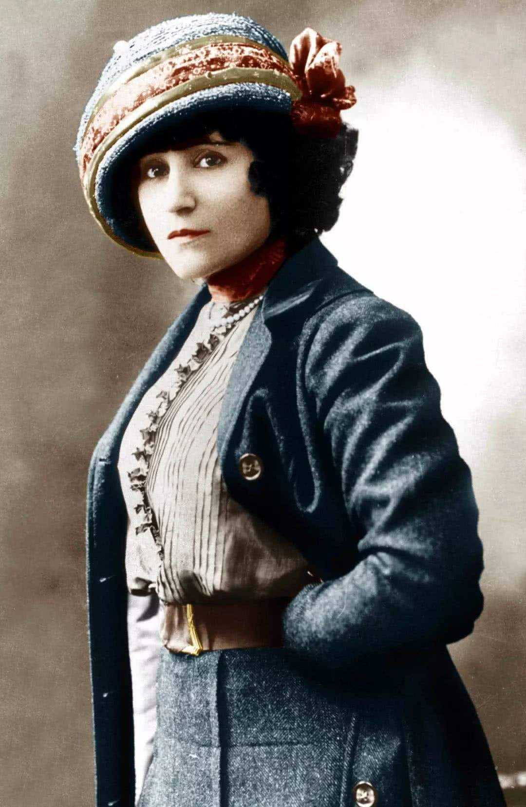 柯莱特是谁？被老公盗文，做过名伶，开过美容店，死后举行国葬