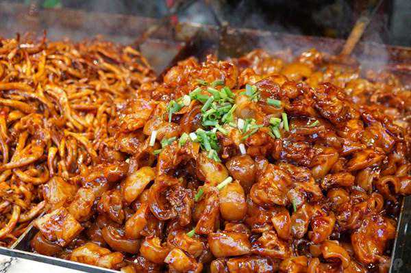 女人常吃猪蹄并不能真正意义上美容，猪蹄带来的风险，女性得了解