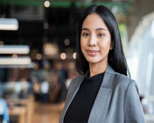 怎么做面部水疗？广西美容课堂上老师教你